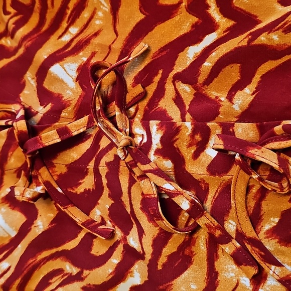 NWT Jodifl Women's Top in Red and Gold Size Small - Picture 3 of 8